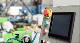 GC-Serie Panel-PC im industriellen Umfeld als Maschinen-Steuerung
