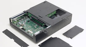 Komponenten und Laufwerke des Industrie-PCs sind servicefreundlich zugänglich